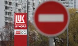 رويترز: العراق يمنع تحميل شحنات نفط من شركة روسية بسبب العقوبات